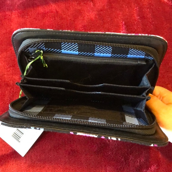 NWT Vera Bradley Zip Around Wristlet - Picture 2 of 2